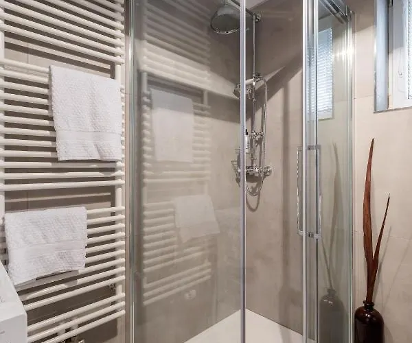 City Central Apartment *