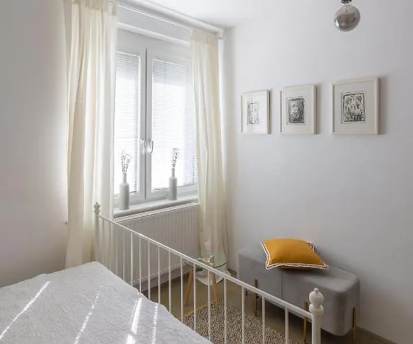 City Central Apartment *